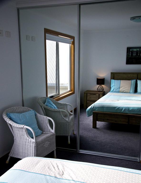 Penguin Beachfront Apartments Pokoj fotografie