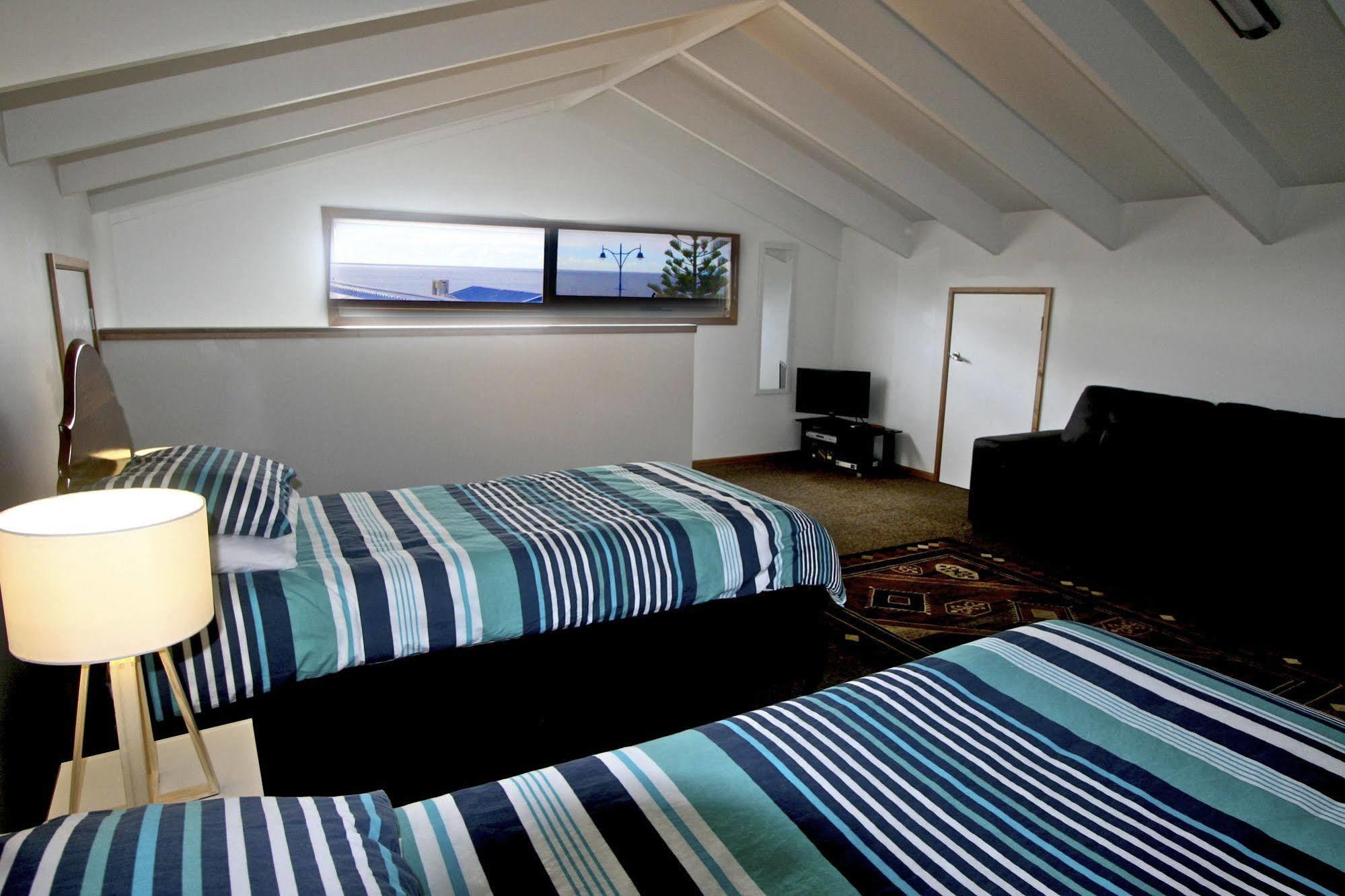 Penguin Beachfront Apartments Exteriér fotografie