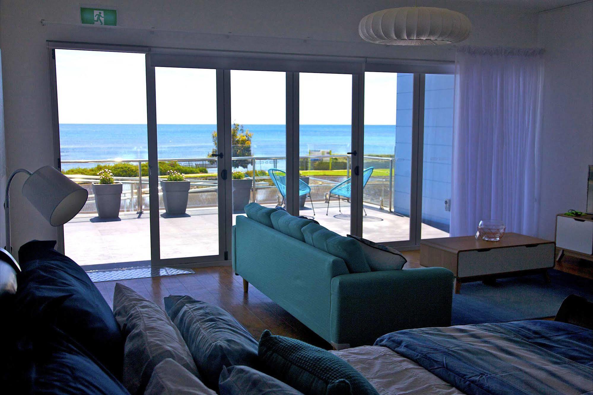 Penguin Beachfront Apartments Exteriér fotografie